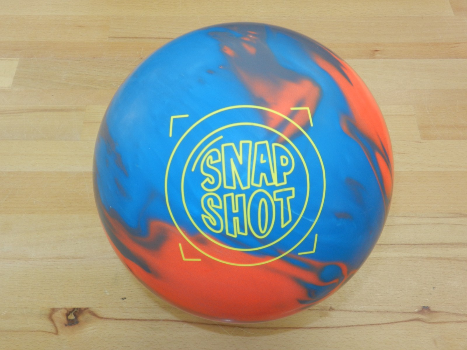 NIB 15# Radical Snapshot Hybrid Bowling Ball w/Specs of 15.4/3-4" Pin/2.60oz TW