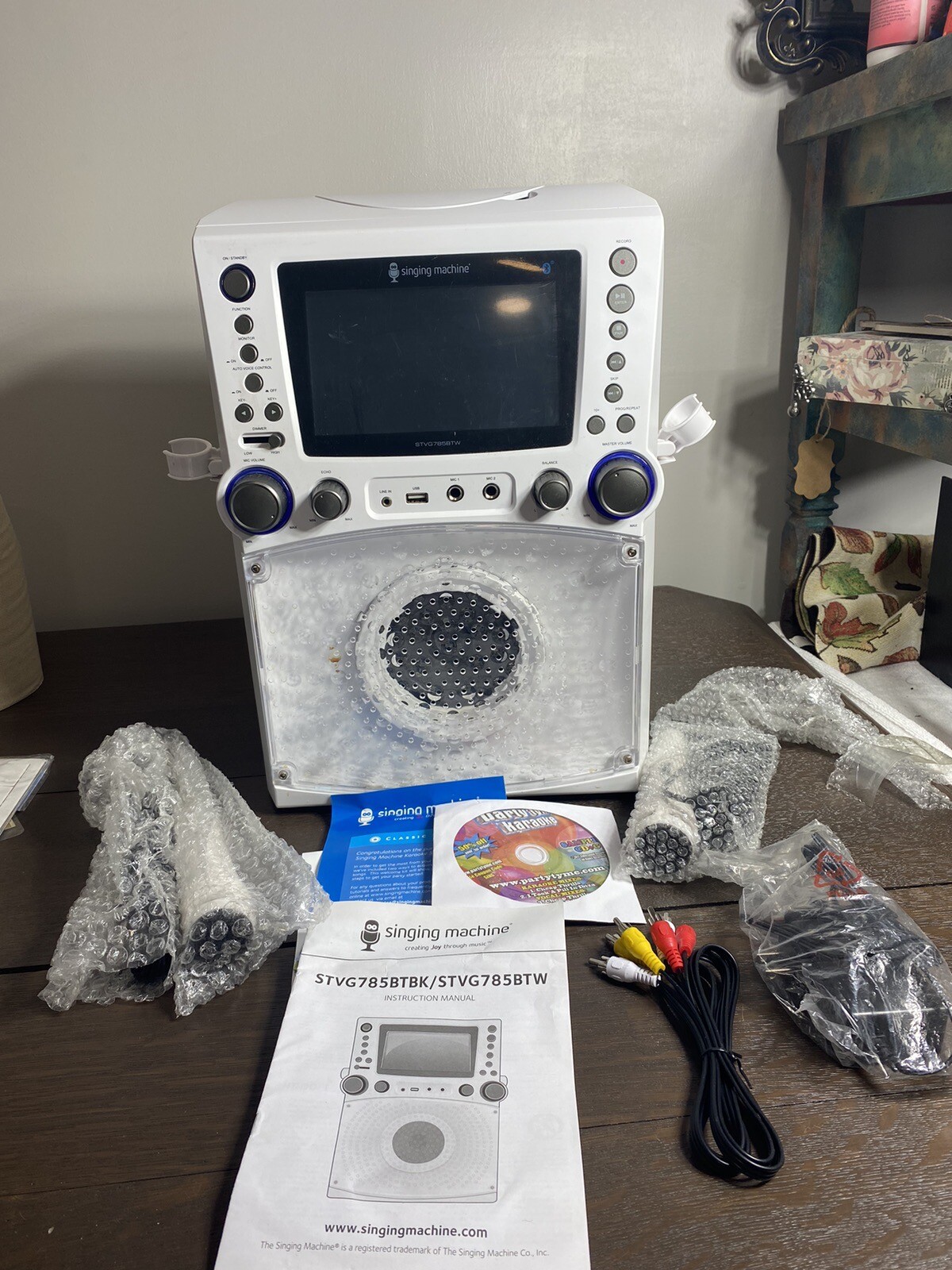 Singing Machine Classic Series STVG785BTW White Bluetooth Karaoke System Tested!