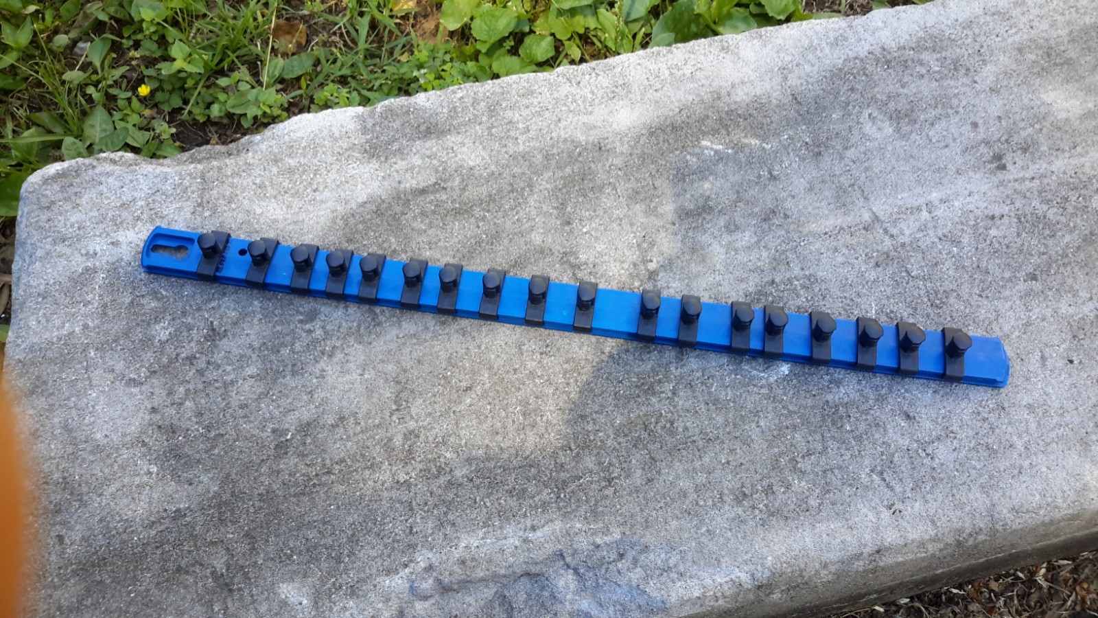 Ernst 8421M Blue 18" Magnetic Twist-Lock 3/8  Socket Rail