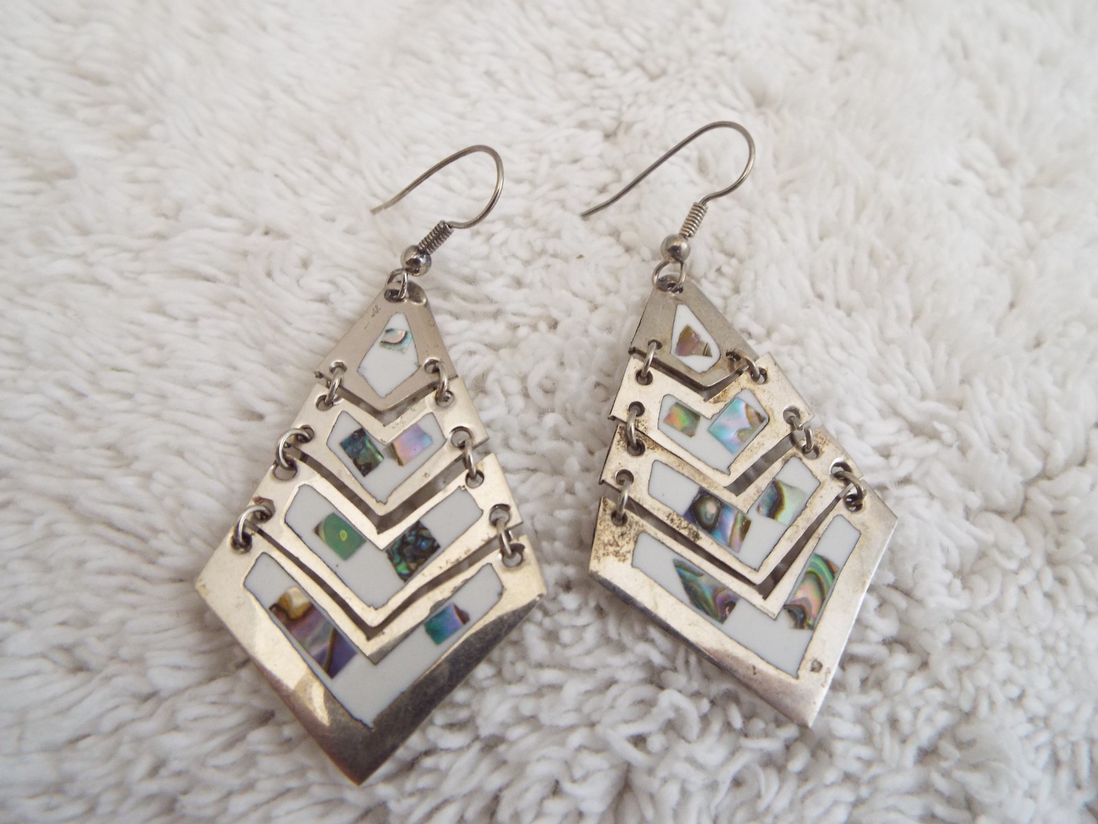 ALPACA MEXICO Abalone Chevron Pierced Earrings (G29)