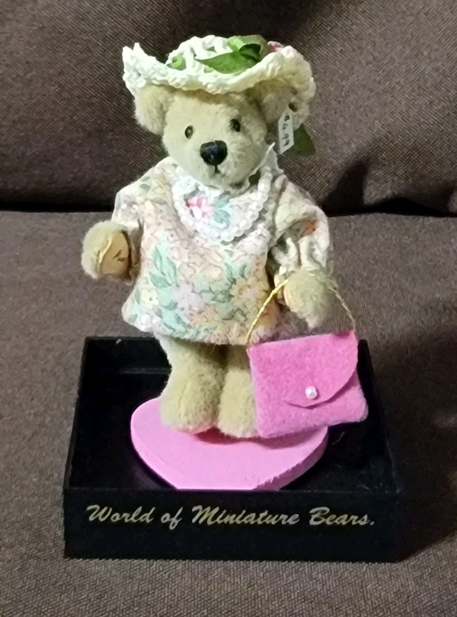 World of Miniature Bears #760 Pearl By Becky Wheeler Pink Purse Flower Dress
