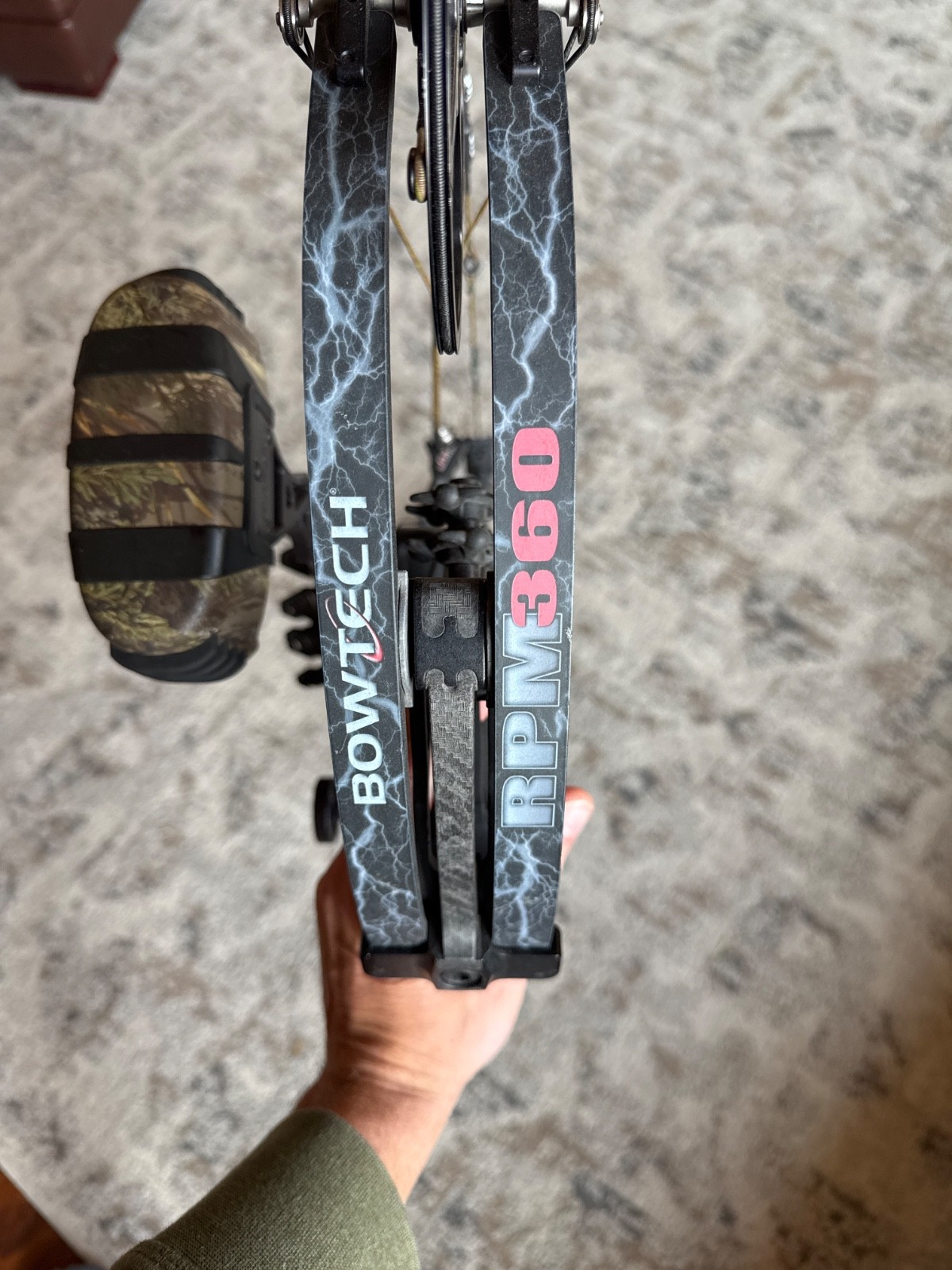 Bowtech RPM 360 RH Compound Bow w/Sliding Black Gold sight and QAD rest!