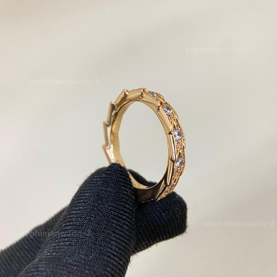Tlffany&co Narrow Ring in 18K Yellow Gold with Pavé Diamonds. USA Size 6