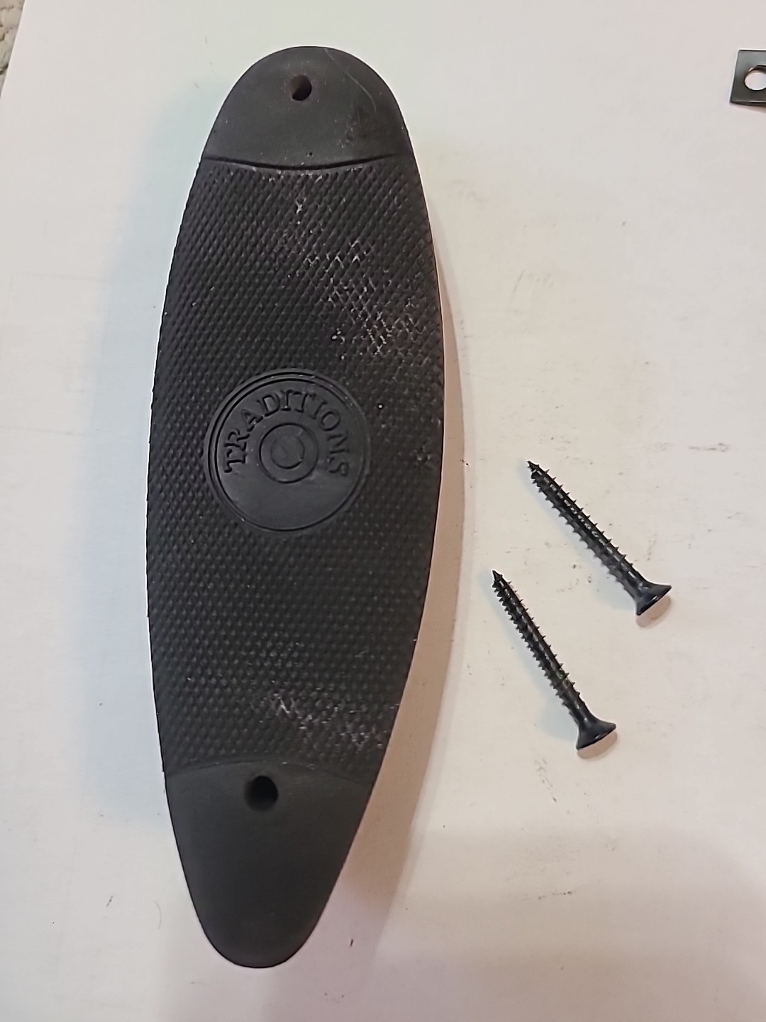Traditions Buckhunter InLine Muzzleloader Buttpad With Screws Black Powder