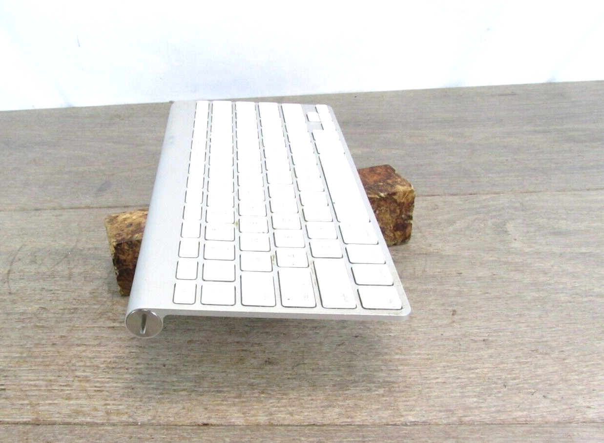 GENUINE Apple Wireless Bluetooth Keyboard A1314 TESTED