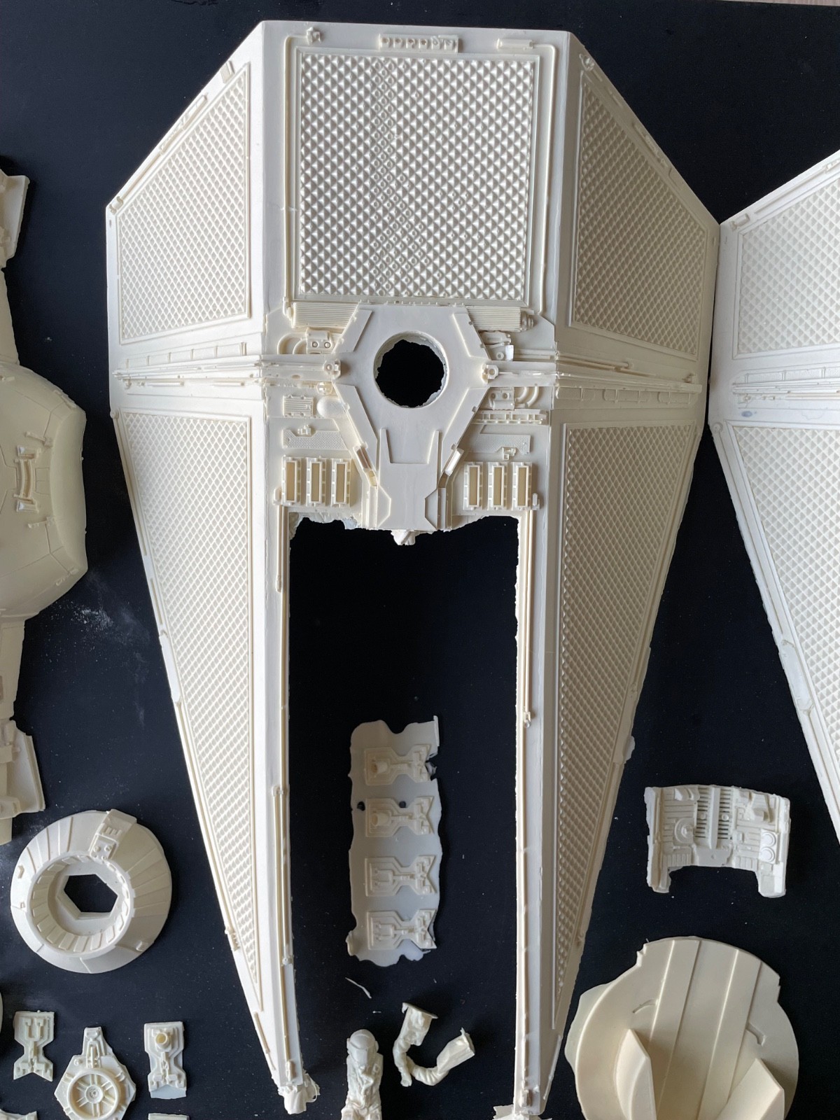 Studio Scale Tie Interceptor Resin Casted Model Kit (1/24