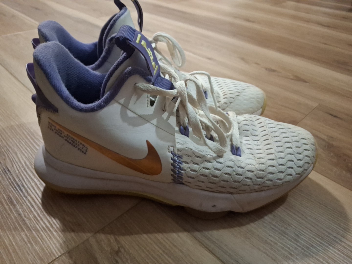 Size 11 - Nike LeBron Witness 5 Summit White Metallic Bronze