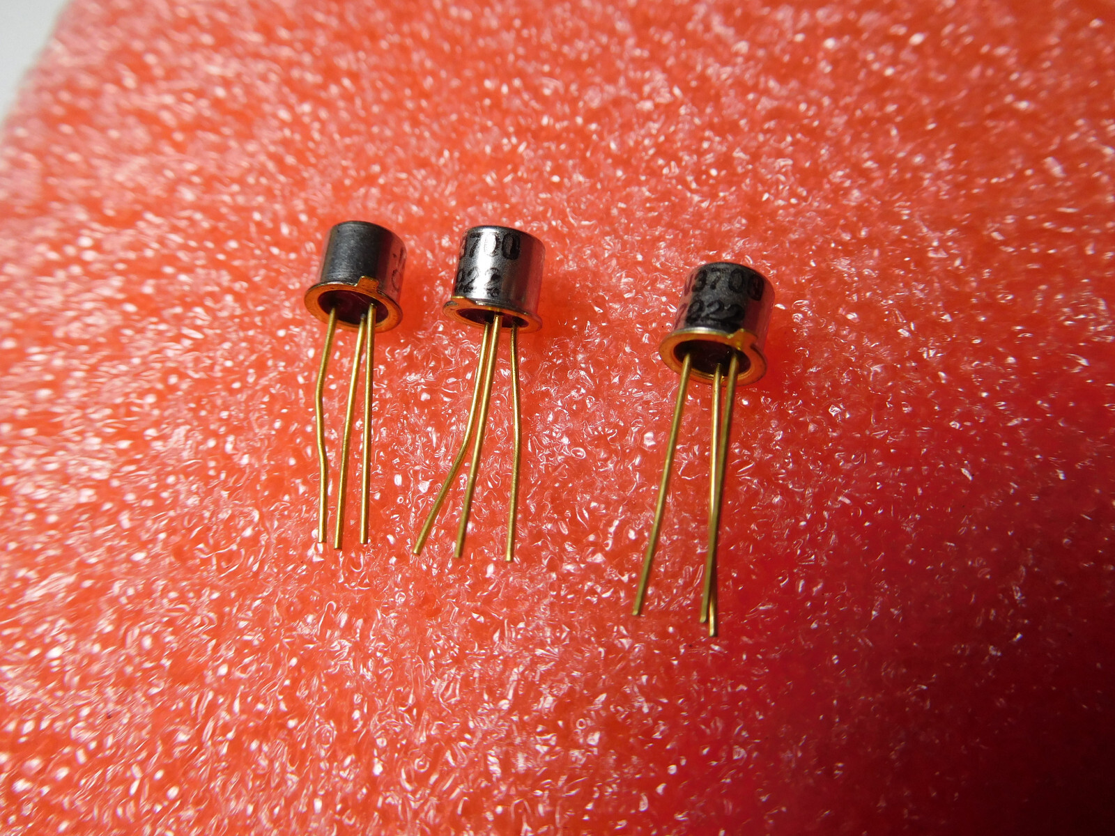 Lot of 3: 2N3700 gold lead transistor, new old stock USA Seller, fast ship!