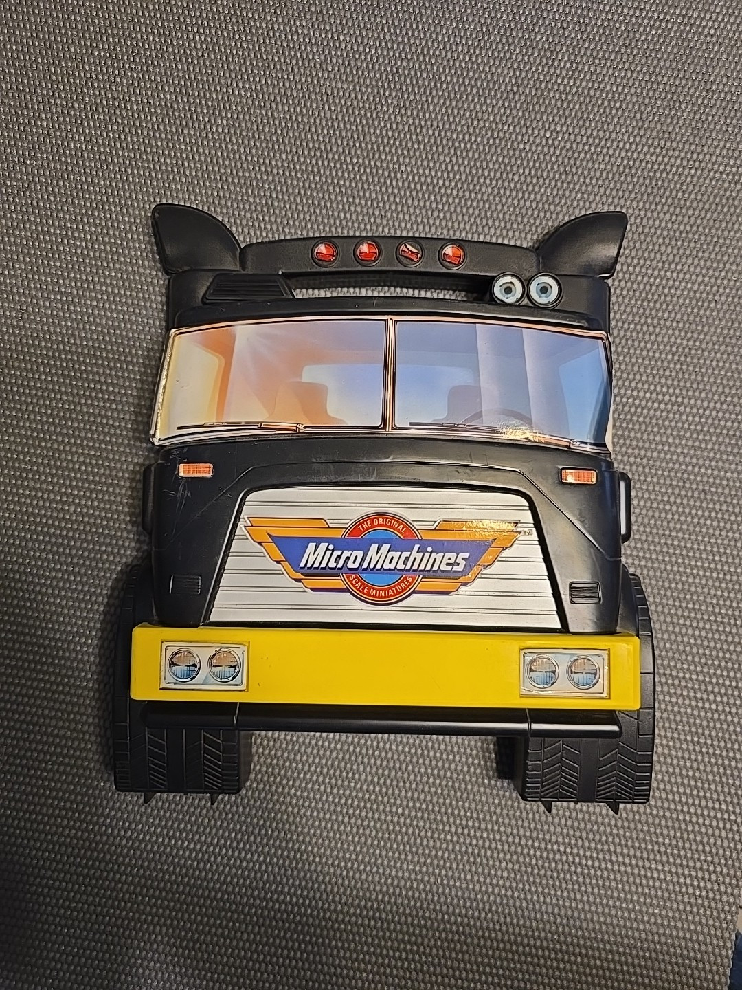 Vintage Galoob Micro Machines 1988 Semi Truck Slider Clasp Used Travel Case '88
