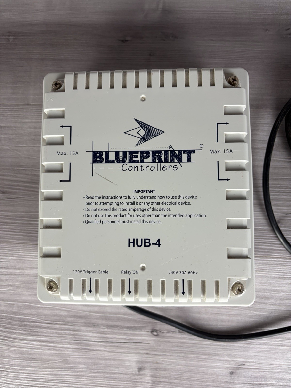 Blueprint Controllers HUB-4, 4 Light 240V Controller w/120V trigger cable