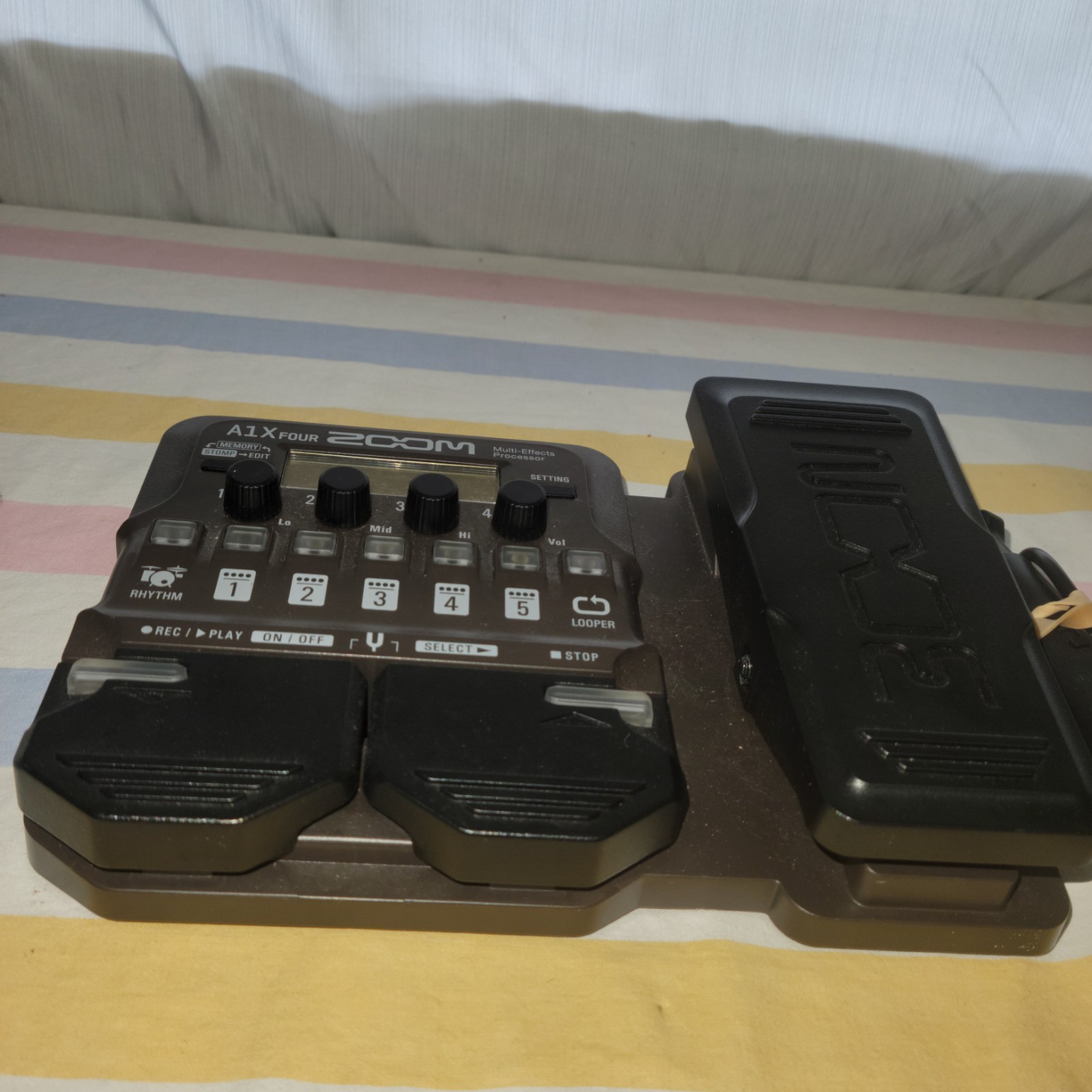 Zoom A1X Four Acoustic Multi-Effects Processor W Expression Pedal + MAA-1 Mic