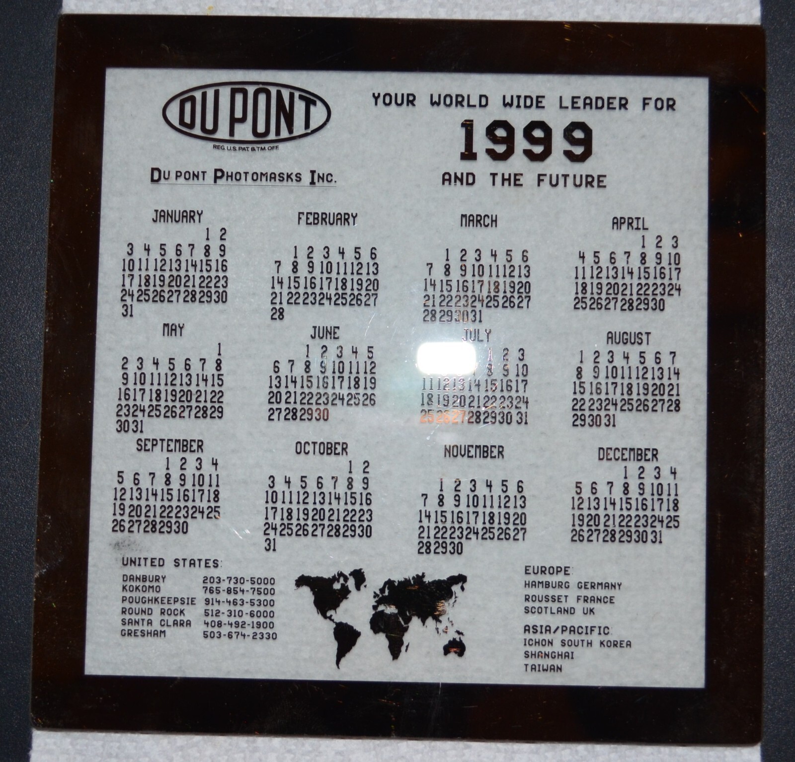 Du Pont Photomasks Inc. 1999 Calendar w/ Frosted Glass Back