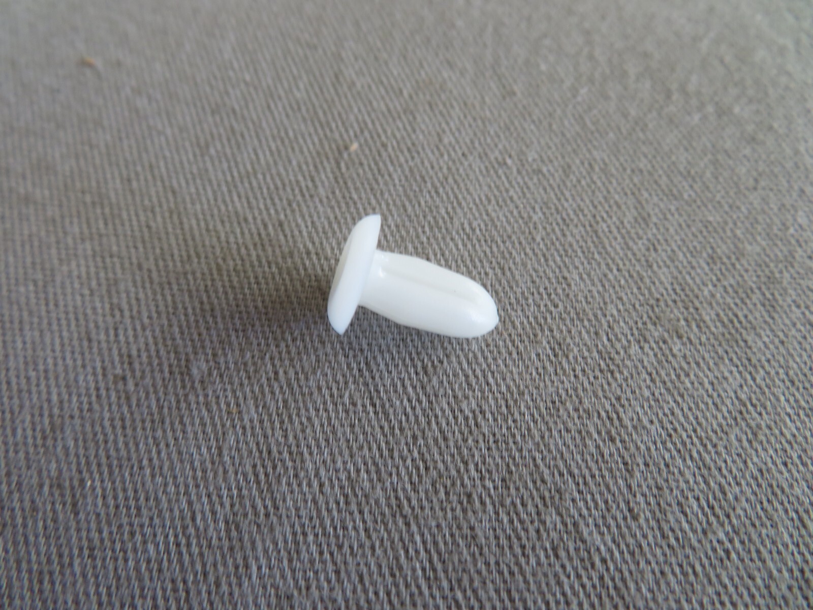 Cessna Aircraft Fastener, P/N S1822-9 (New Surplus) NJC
