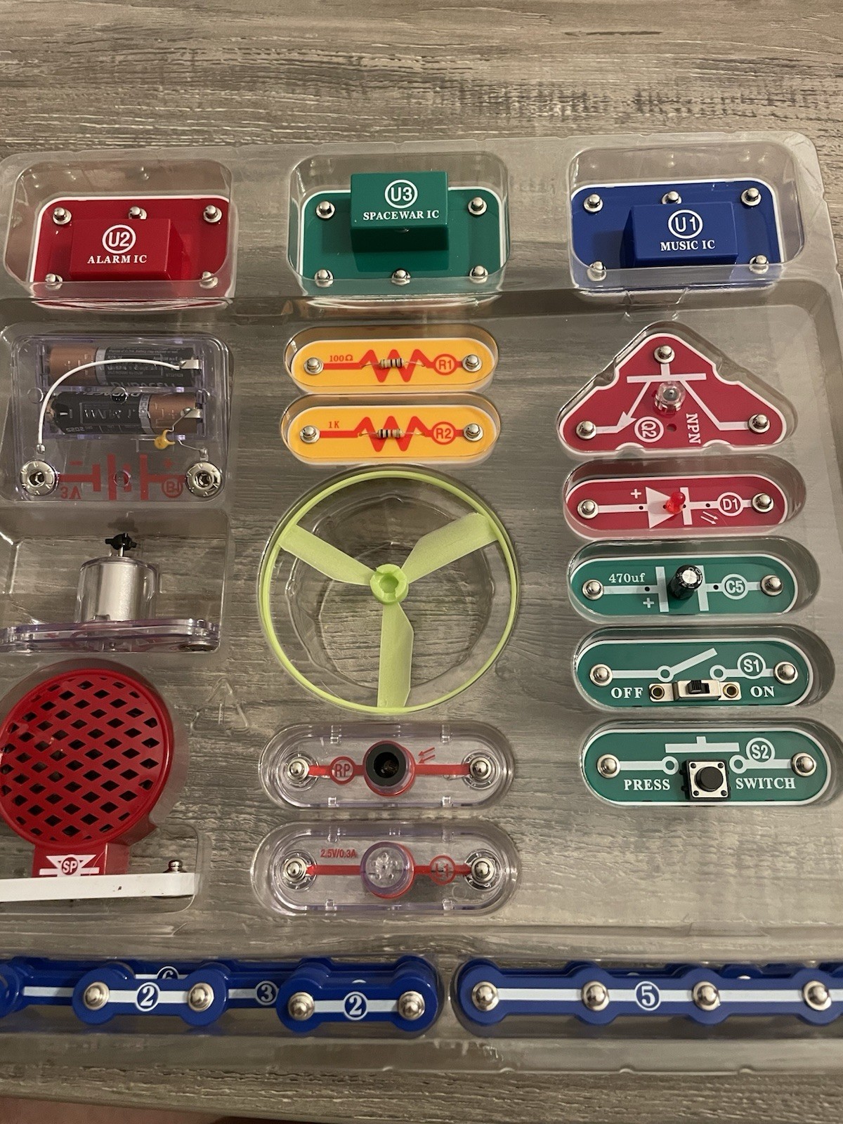 Snap Circuits Skill Builder Educational Set, 125 Projects, SB-125
