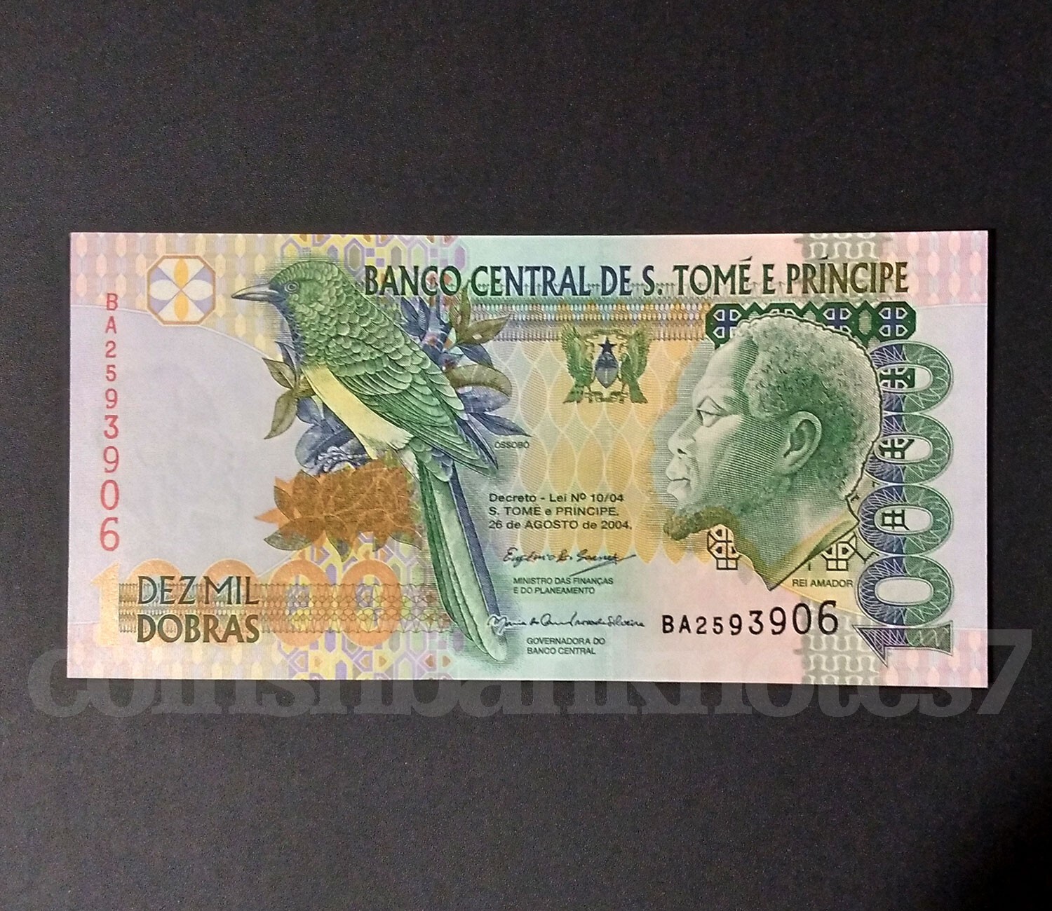 2004 St. Thomas & Prince 10,000 Dobras, P66b Uncirculated/ Cuckoo