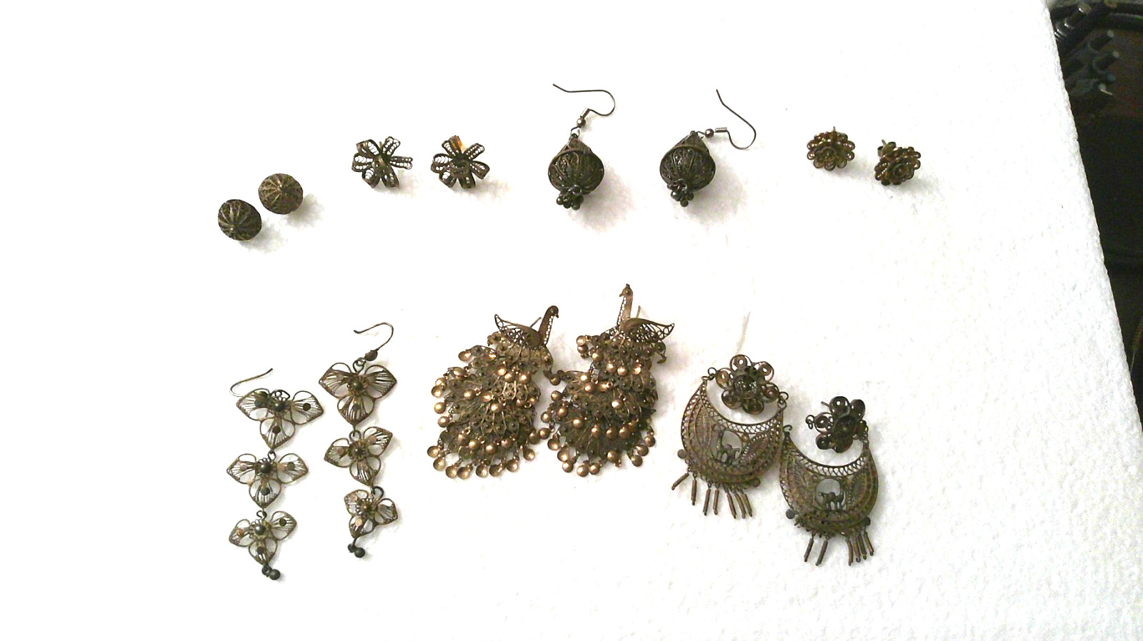 EARRINGS A LOT OF SEVEN PAIRS   FILAGREE STYLE MOSTLY AND ALL FOR PIERCED EARS