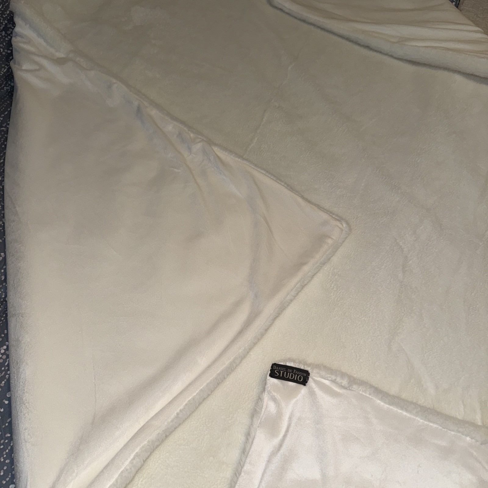 Daniel De Cassone Studio White Plush Blanket 46”x71”