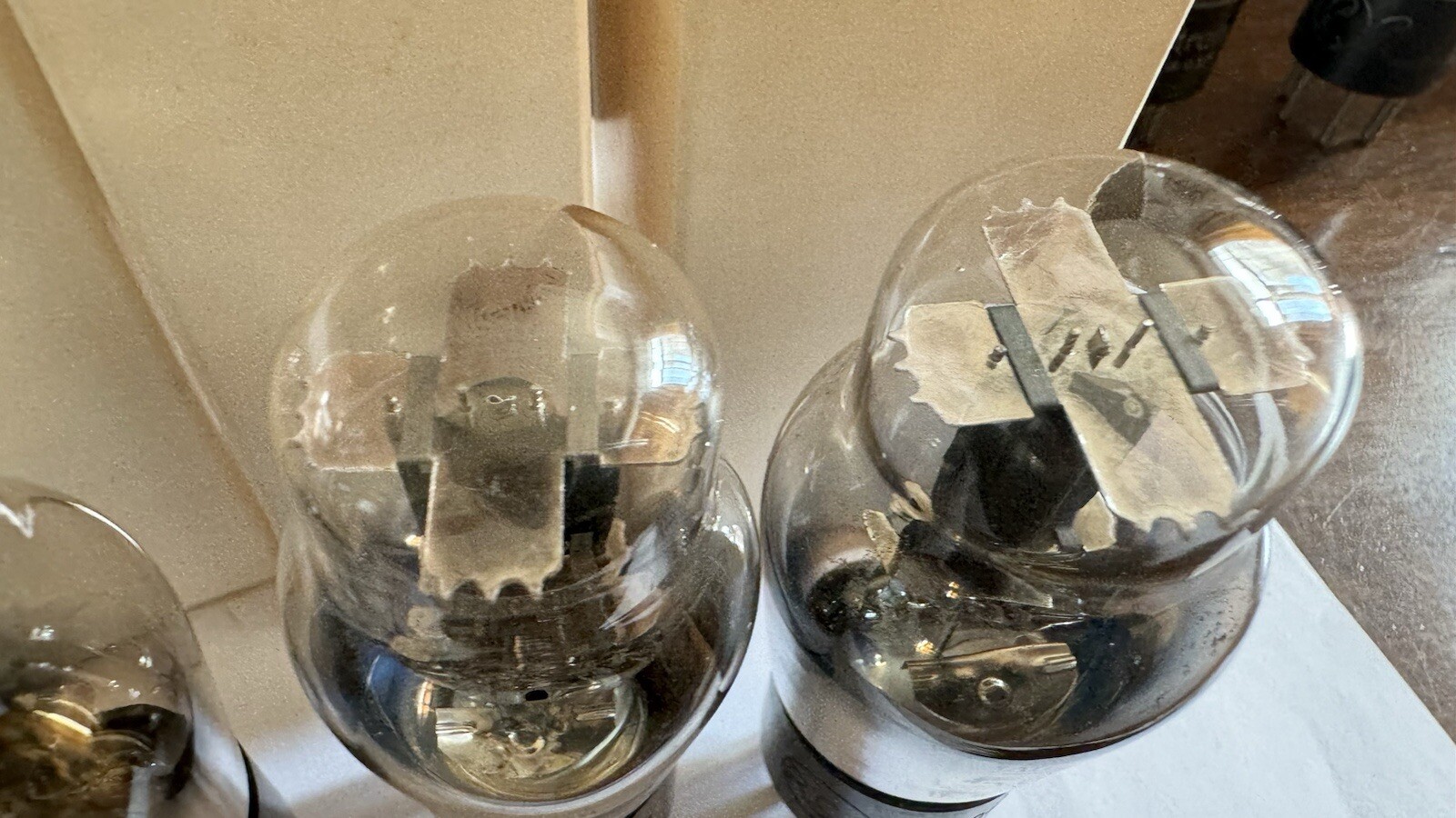NOS MATCHED QUAD 56 ST GLOBES Engraved Bases Windmill Micas