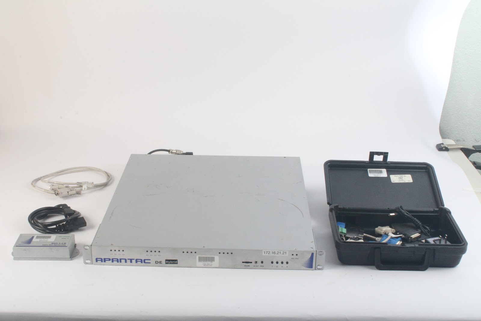 Apantac DL-4+4 DE Hybrid (Video + Multimedia Inputs) Multiviewers W/ DVI-1-LR