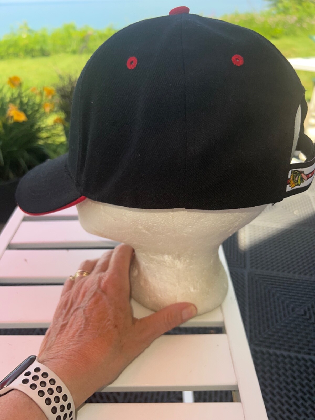 Chicago Blackhawks NHL Hockey Black with red, & Logo Hat Cap Hook Loop EUC