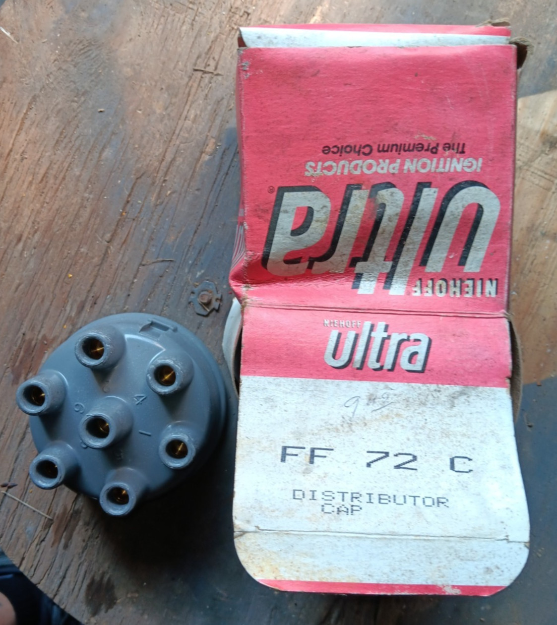 Vintage New Old Stock Niehoff ULTRA FF-72C GRAY Distributor Cap Ignition Part
