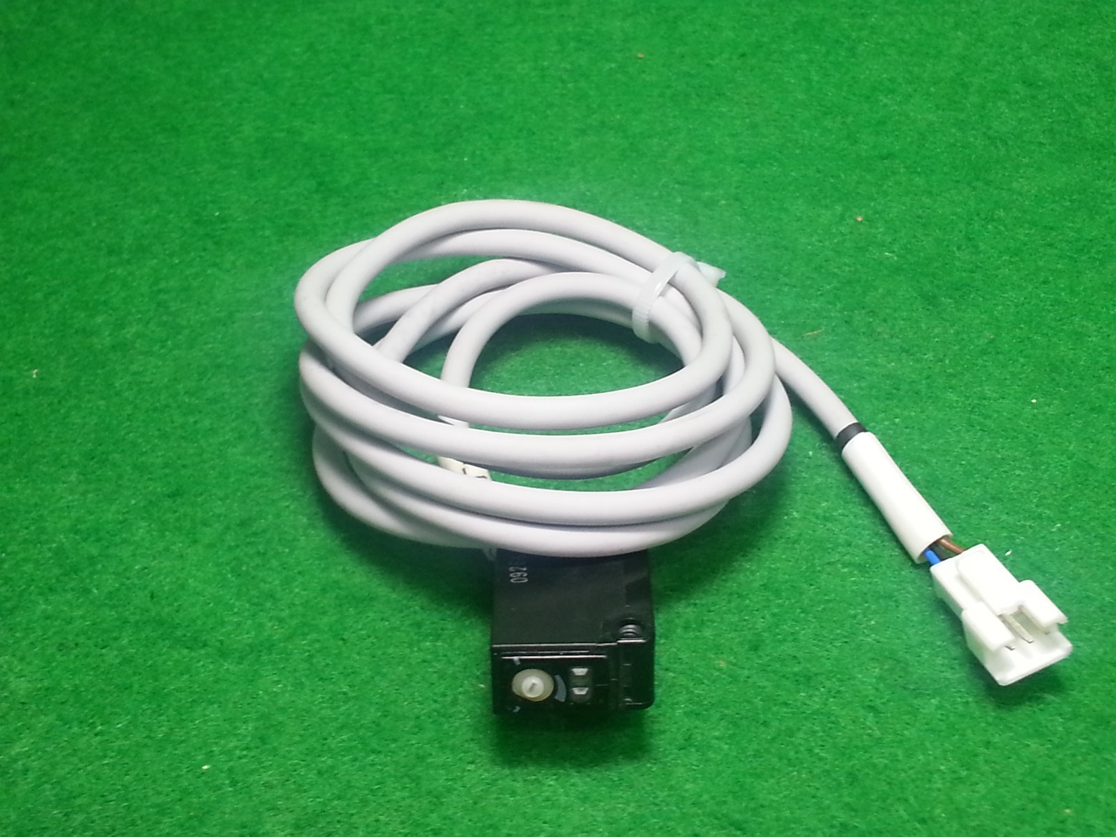 Yamatake Azbil HP100-P1 General Purpose Photoelectric Sensor/Switch , USED