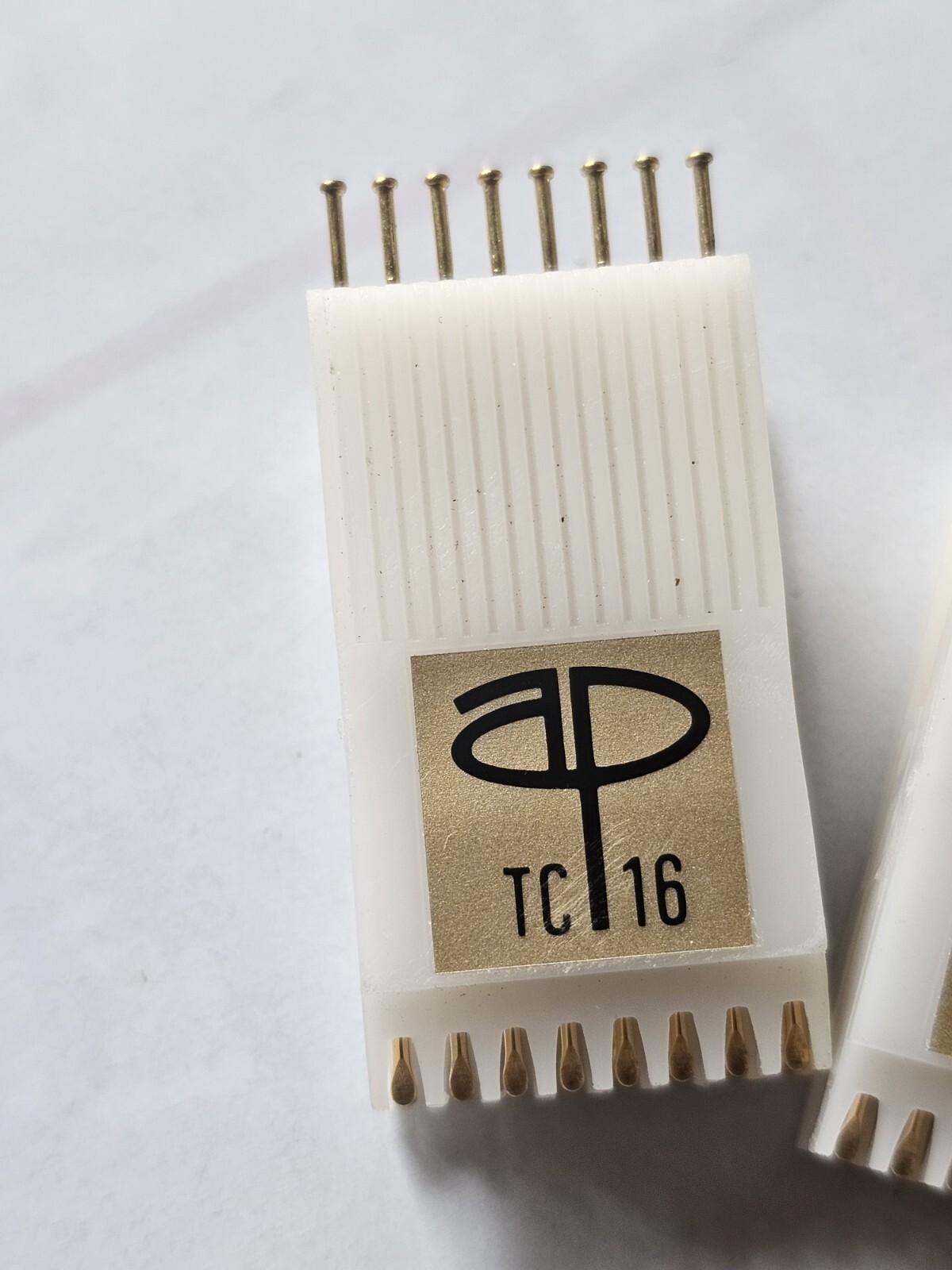 1 PC AP PRODUCTS Integrated Circuit Test Clip TC-16