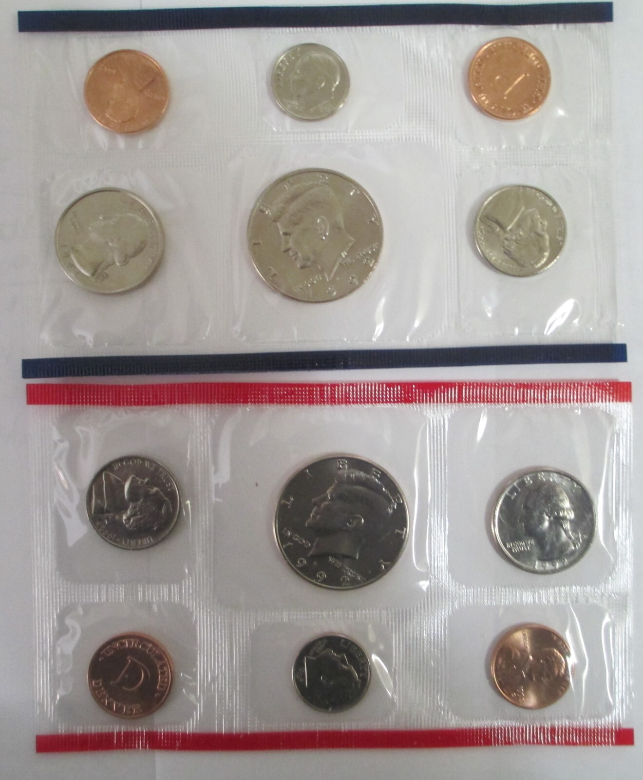1992 US Mint Uncirculated Coin set with envelope and Specs.