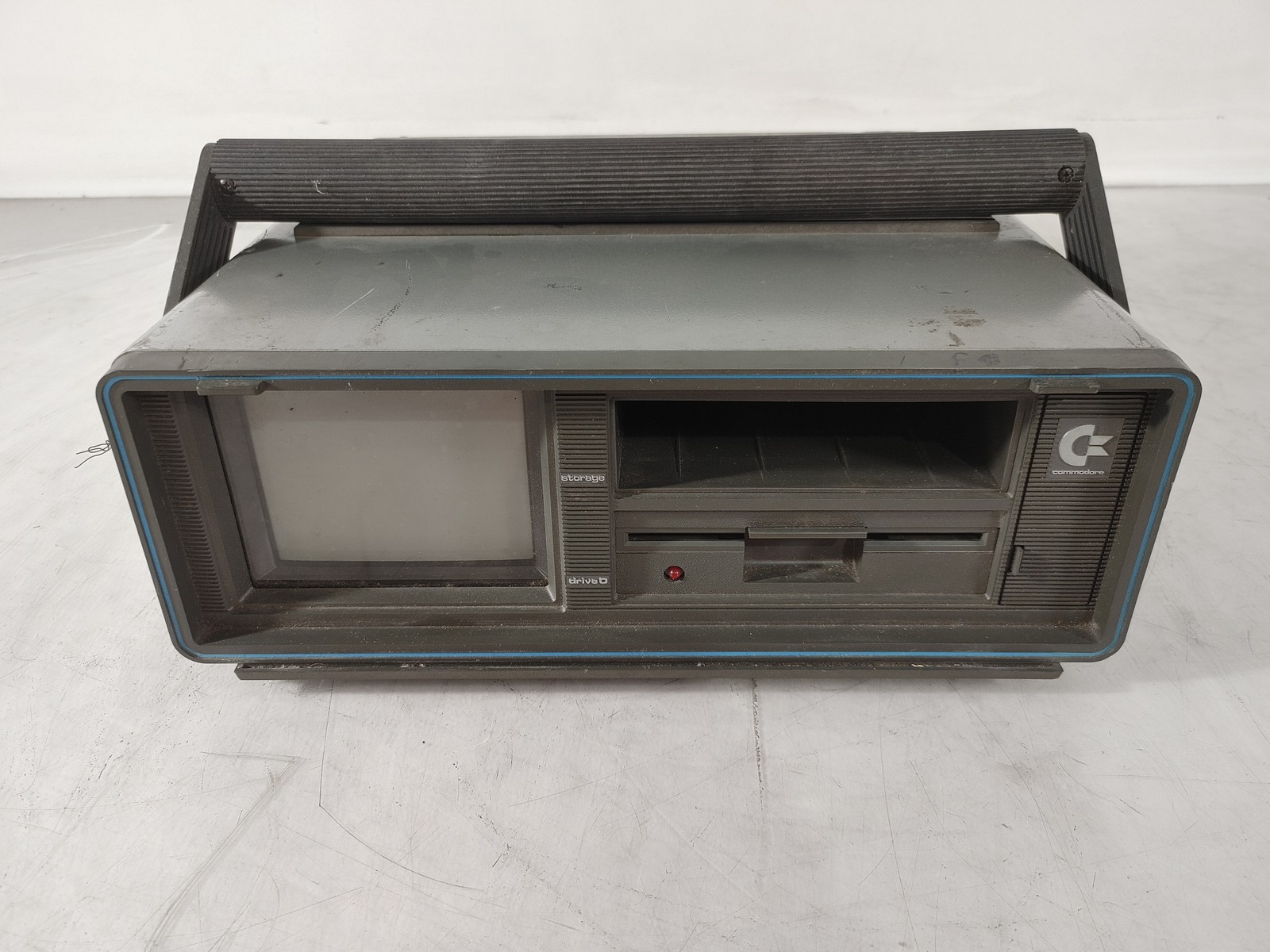 Vintage Commodore SX-64 MOS 6510 1.02 MHz 64 KB RAM Executive Computer