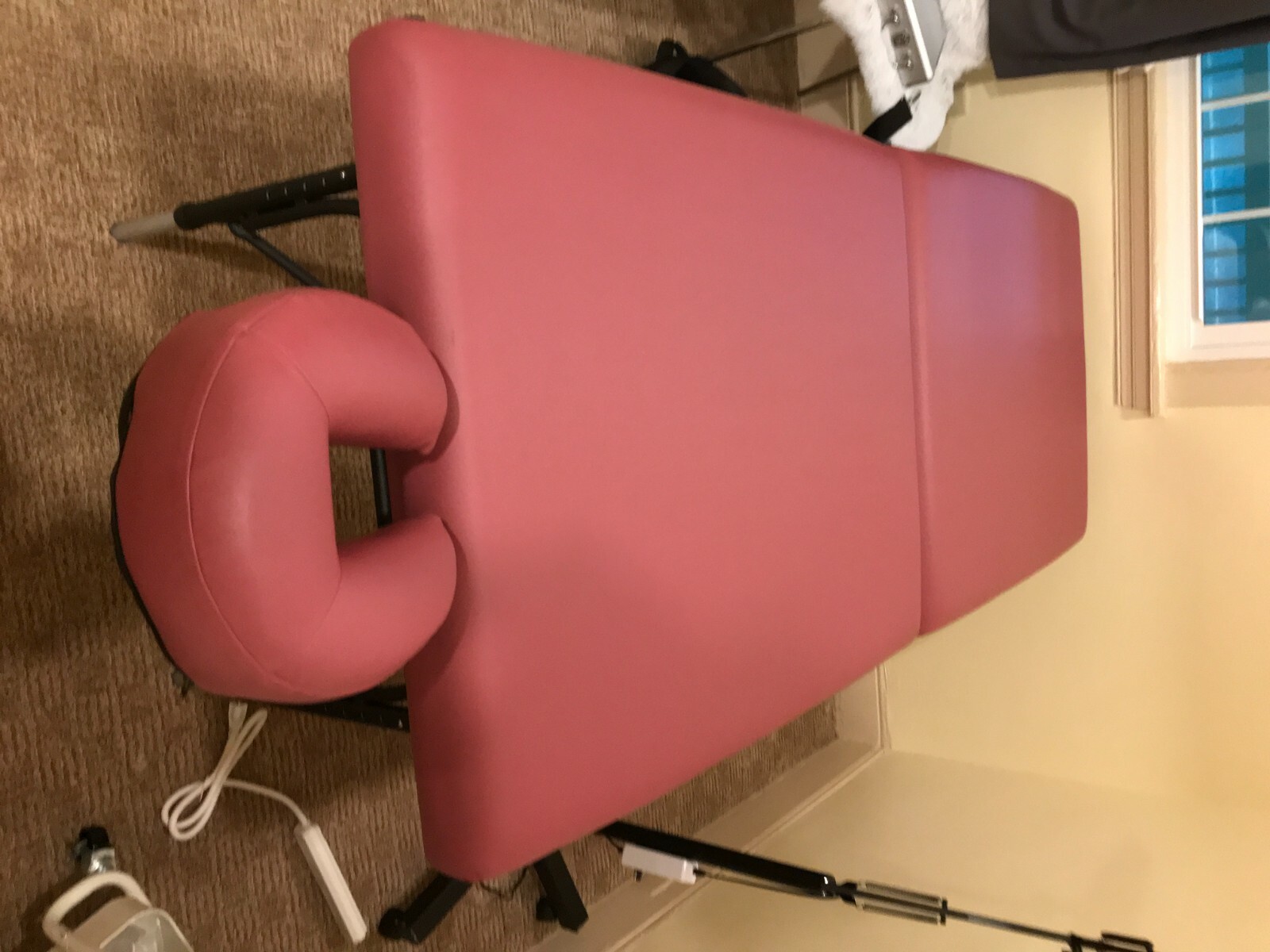 Massage table pink