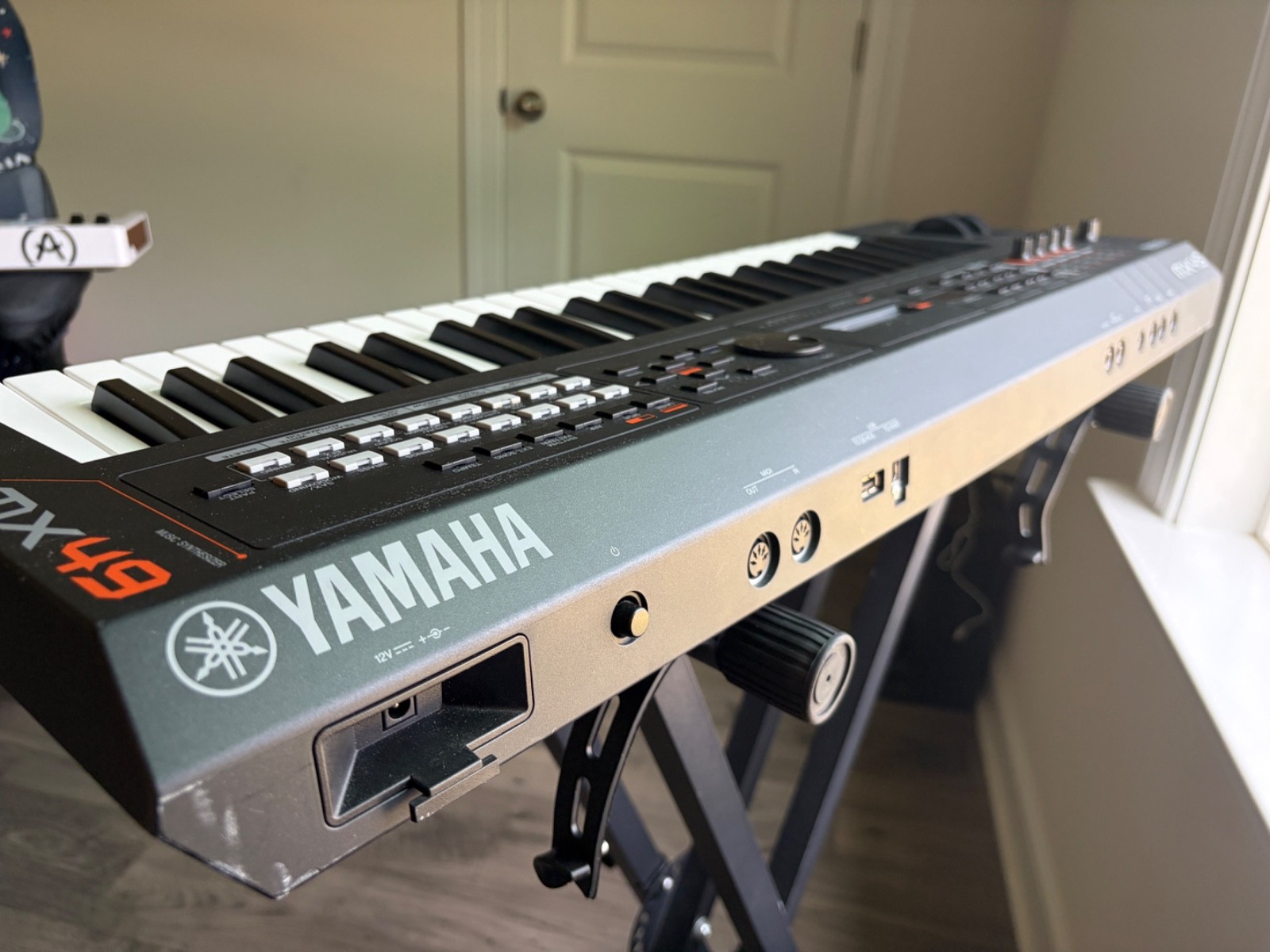 Yamaha MX49 Synthesizer(Black) – Excellent Condition