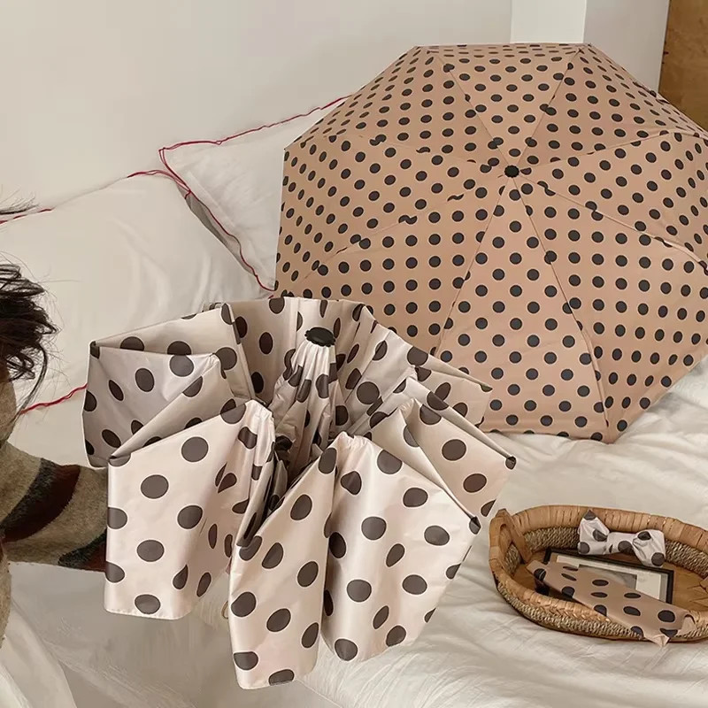 Hand-cranked retro polka dot folding umbrella rainproof sunproof and UV-protecti