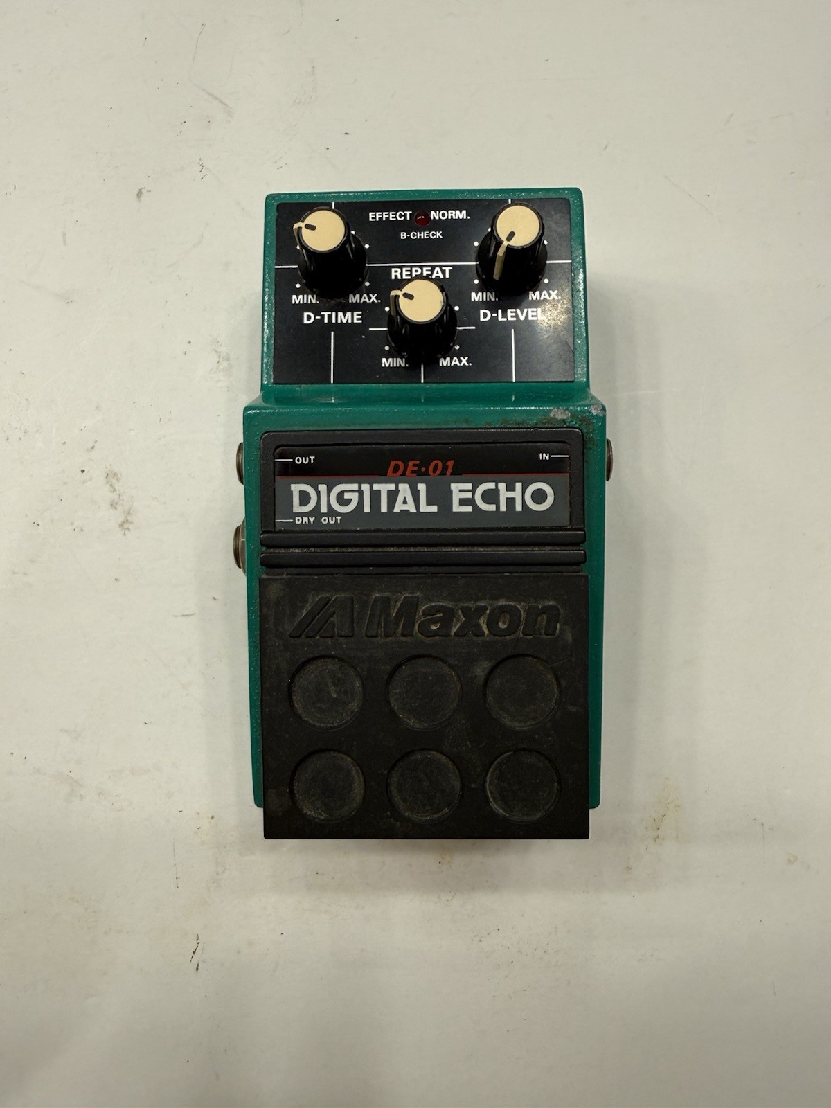 Maxon DE-01 Digital Echo Delay Vintage Guitar Effect Pedal MIJ Japan