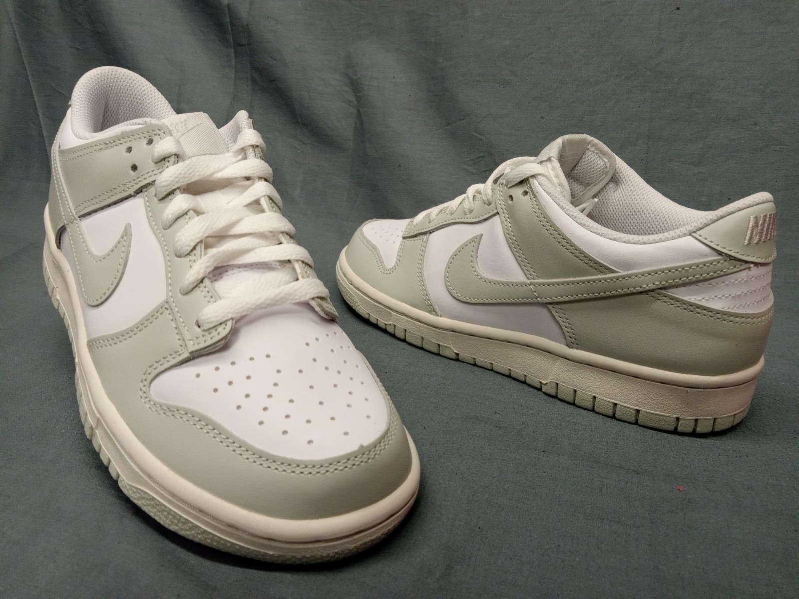 Nike Dunk Low (GS) Sneakers White Silver Photon Dust Boys Size 6 NEW NO BOX!