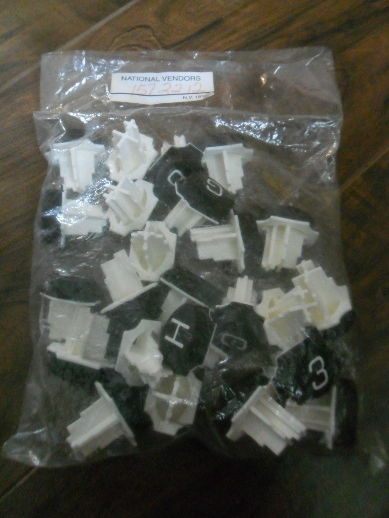 New National vending machine push button selection array PN: 1572212