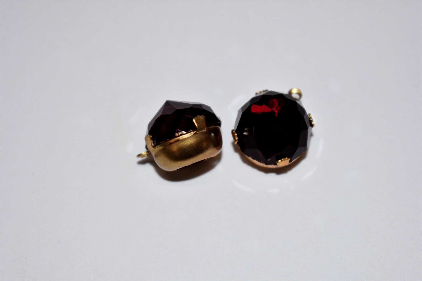 VINTAGE RED GLASS  2 PENDANTS  FACETED HIGH DOME BICONE 15mm ROUND  14mm HIGH