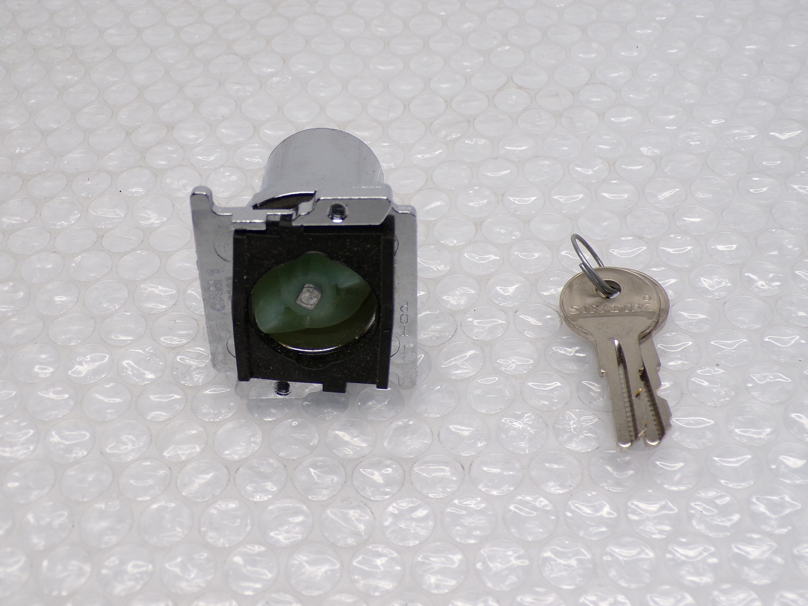 CUTLER HAMMER 10250T16112H654 SER.A3 SELECTOR SWITCH W/KEY NSNP