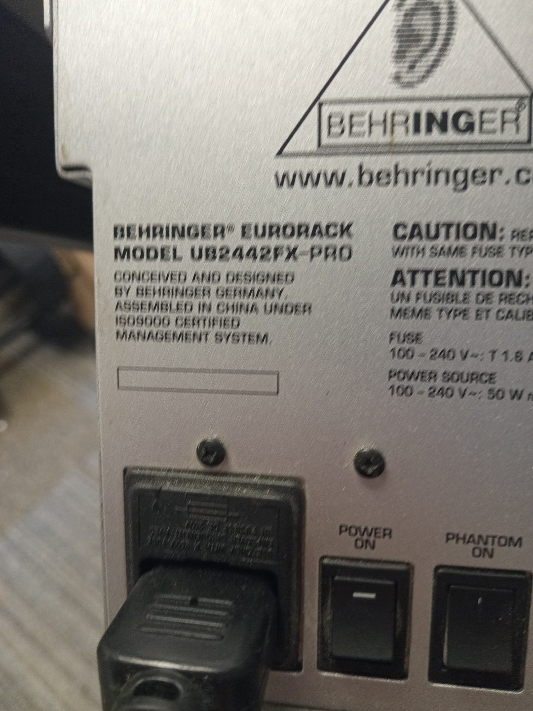 Behringer UB2442FX-PRO Mixing Console