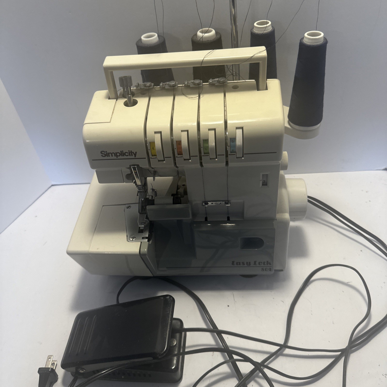 Simplicity 804 SP surgery Electric Serger Sewing Machine Portable Tested
