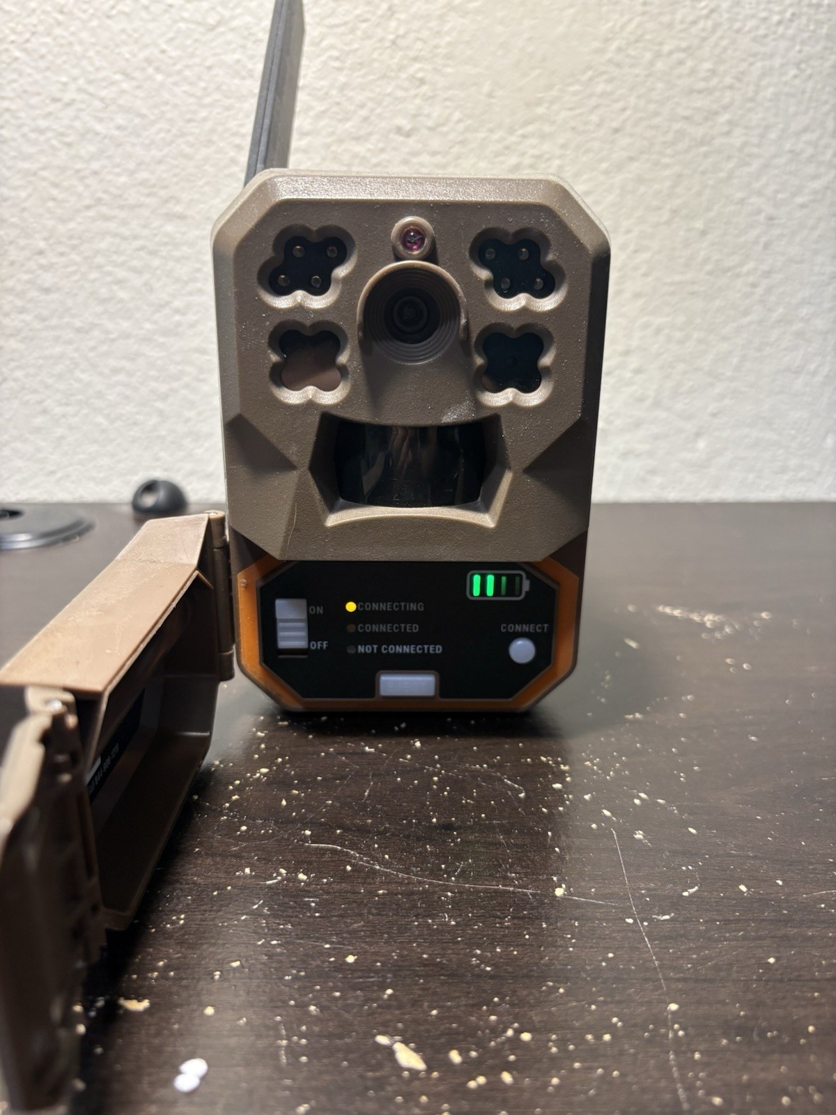 Moultrie Mobile Edge Cellular Trail Camera Model MCG-14076 Built In Memory
