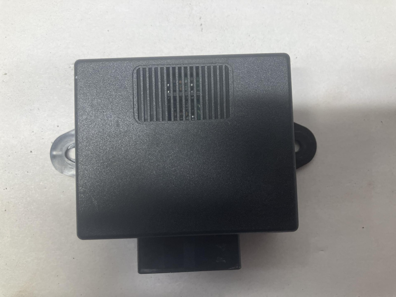 Buzzer or Alarm: PACCAR BUZZER MODULE W/ 2 PLUGS - Used