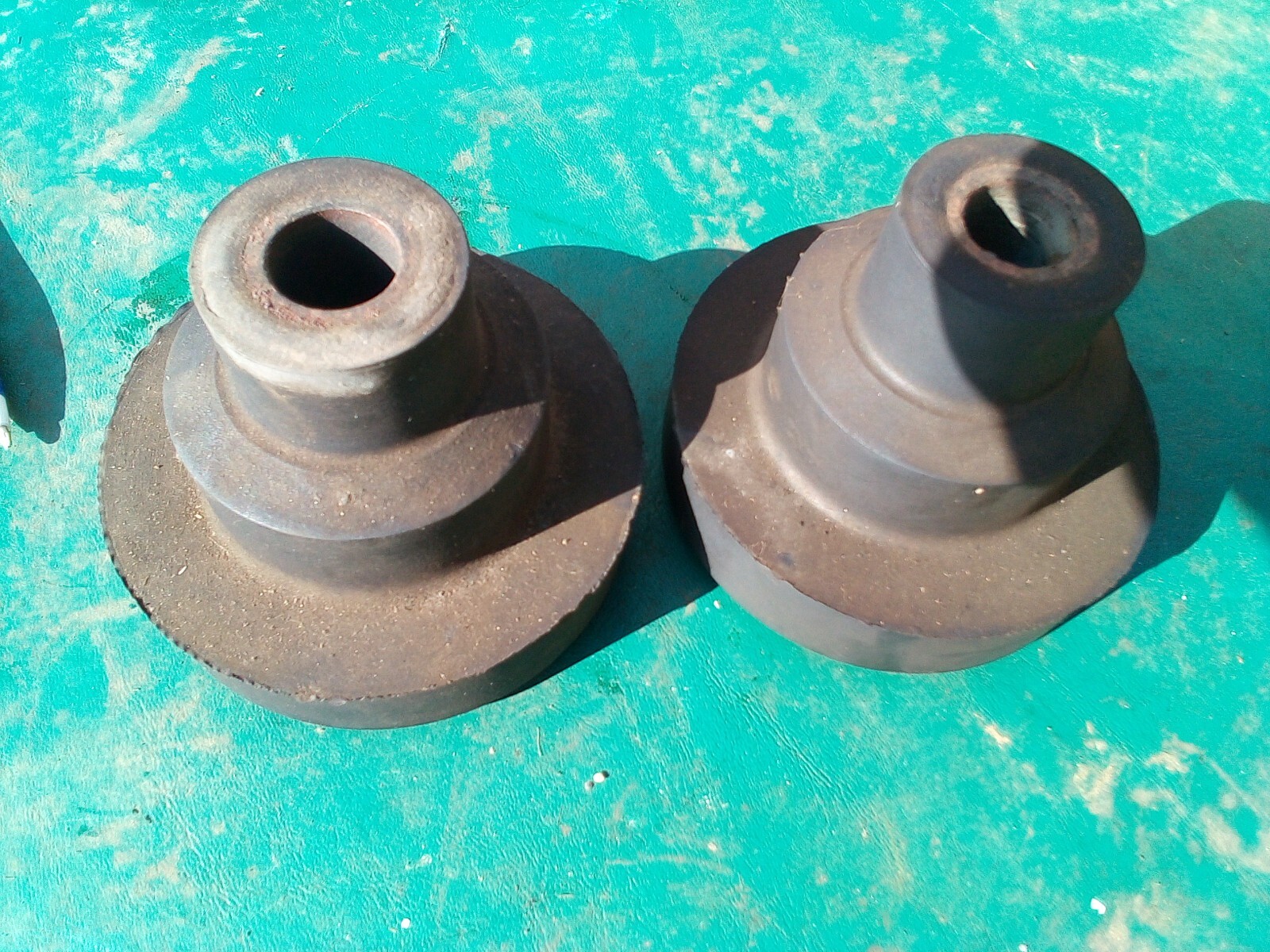 New set of 2 Mack Radiator Mount Bushings 20QL258