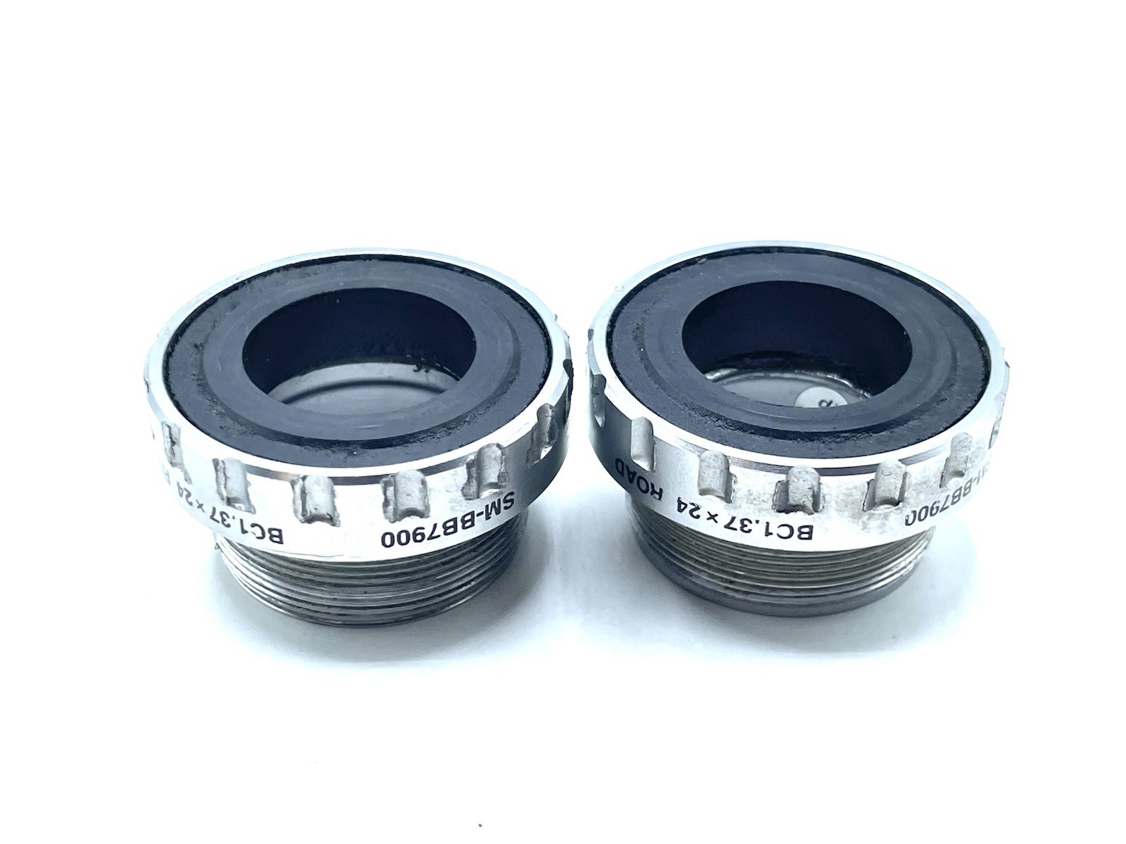 Shimano Dura Ace SM-BB7900 Bottom Bracket English Threaded