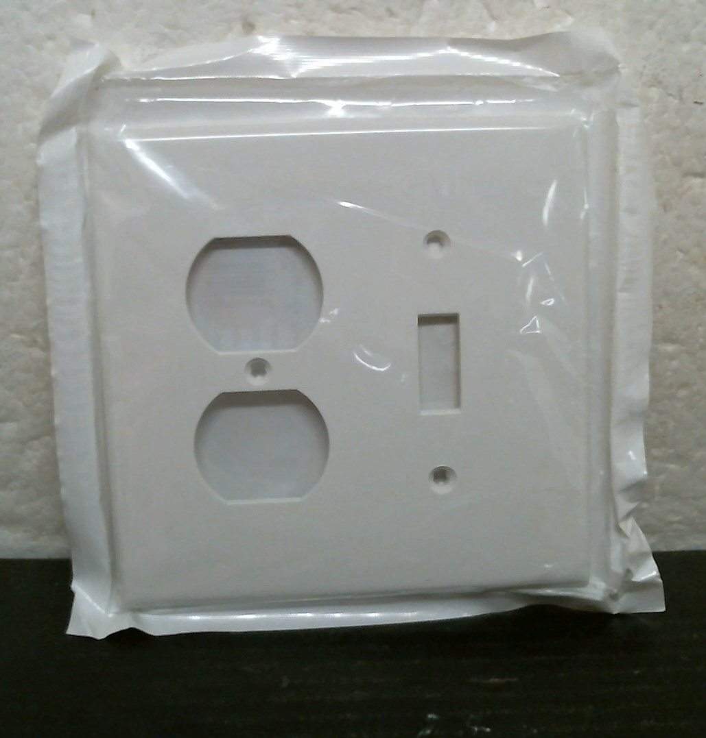 Leviton 2 Gang Combination Wallplate WHITE   FS
