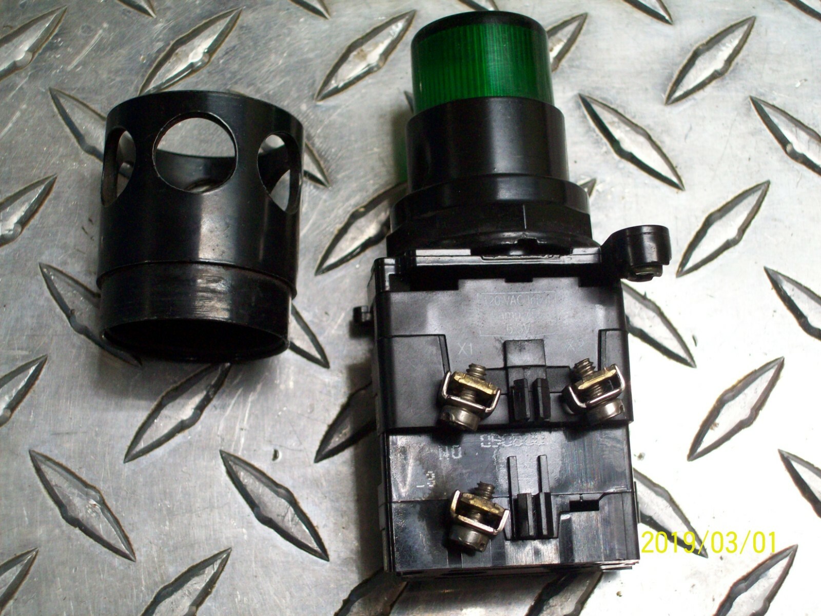 CUTLER HAMMER GREEN PILOT LIGHT PUSH BUTTON 10250T EXTENDED GUARDED BLACK BEZEL