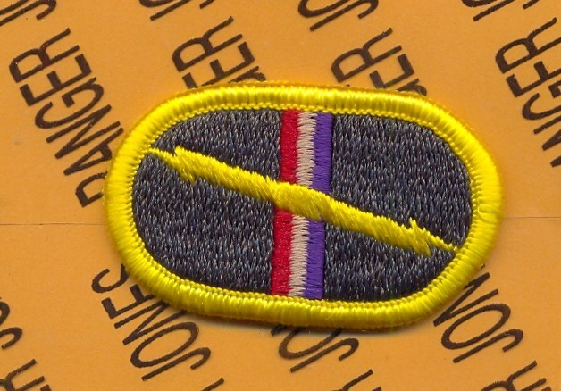 US Army 426th Civil Affairs Bn CA Airborne para oval patch m/e