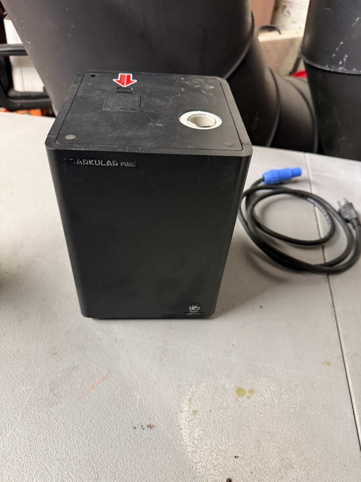 Showen Skarkular cold spark machine