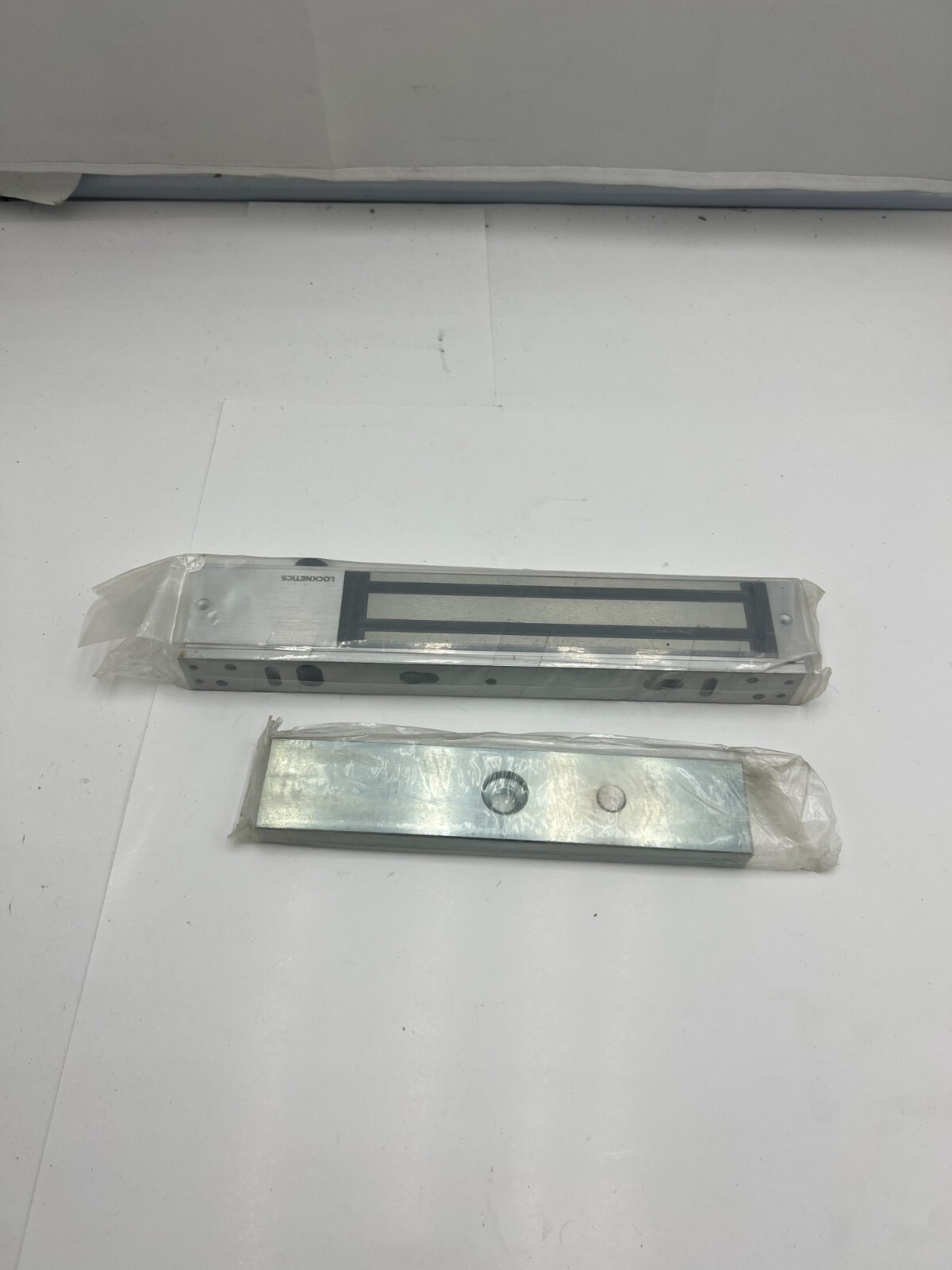 LOCKNETICS MG600 Electromagnetic Lock 12/24 VDC Mfg: 12 A 18 MG600