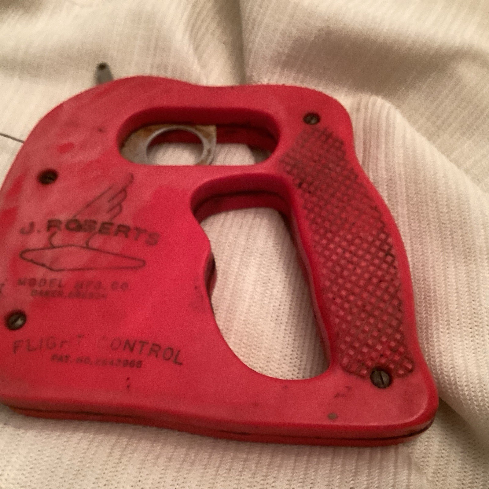 J Robert’s 3 Line Control Handel Red Vintage