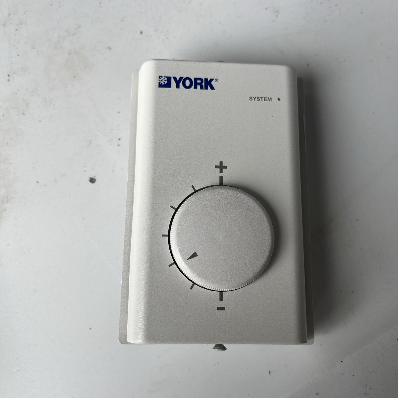 York T6984F1017 White Thermostat +/-
